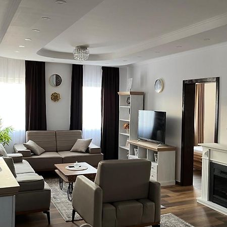 Airport Sky Apartments Lux Bělehrad Exteriér fotografie